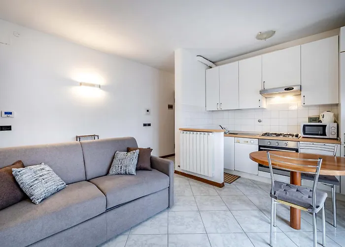 Yd Quiet Leopolda With Parking Апартаменты *