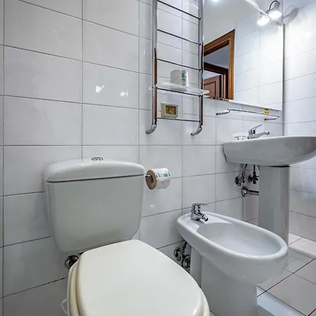 Yd Quiet Leopolda With Parking * Florens